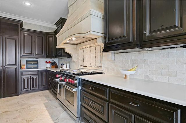 9429 W 162nd Street, Overland Park, KS 66085