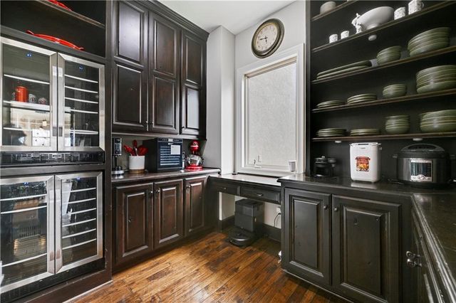 9429 W 162nd Street, Overland Park, KS 66085