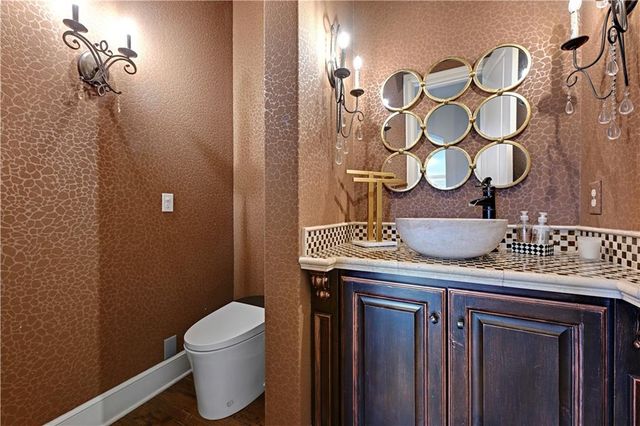 9429 W 162nd Street, Overland Park, KS 66085