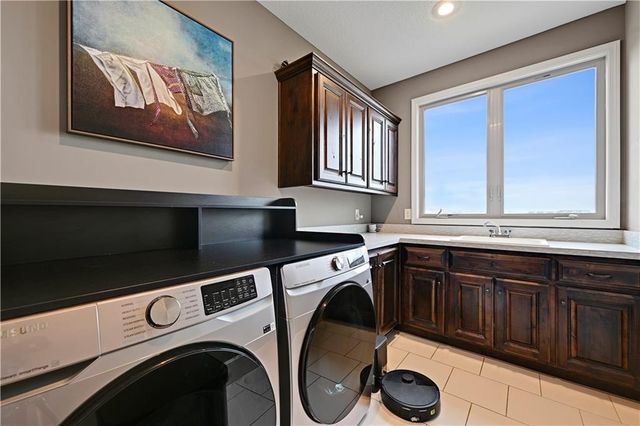 9429 W 162nd Street, Overland Park, KS 66085