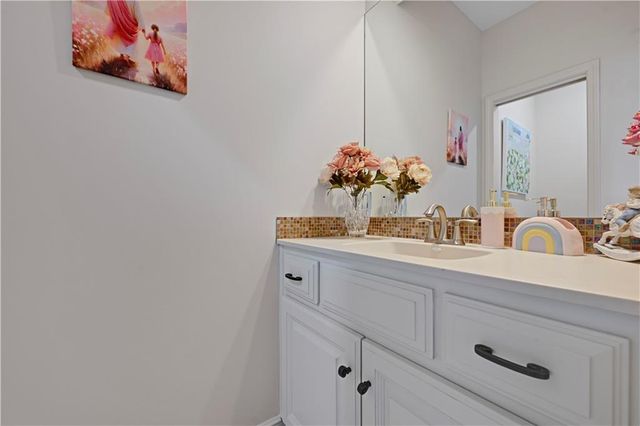 9429 W 162nd Street, Overland Park, KS 66085