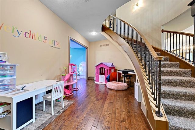 9429 W 162nd Street, Overland Park, KS 66085