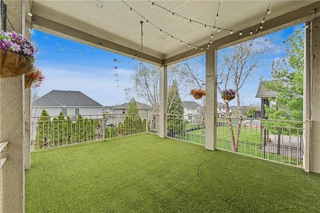 9429 W 162nd Street, Overland Park, KS 66085