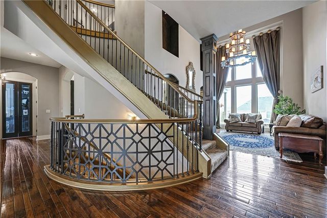 9429 W 162nd Street, Overland Park, KS 66085