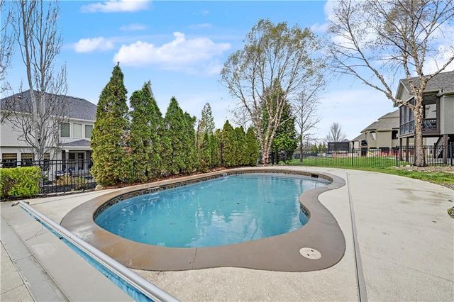 9429 W 162nd Street, Overland Park, KS 66085