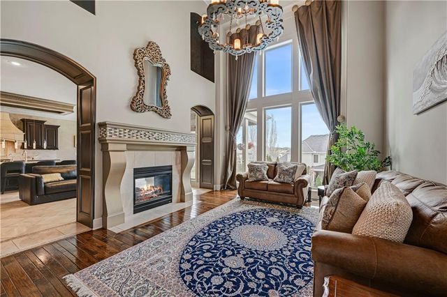 9429 W 162nd Street, Overland Park, KS 66085