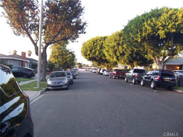 1023 S Castlegate, Compton, CA 90221