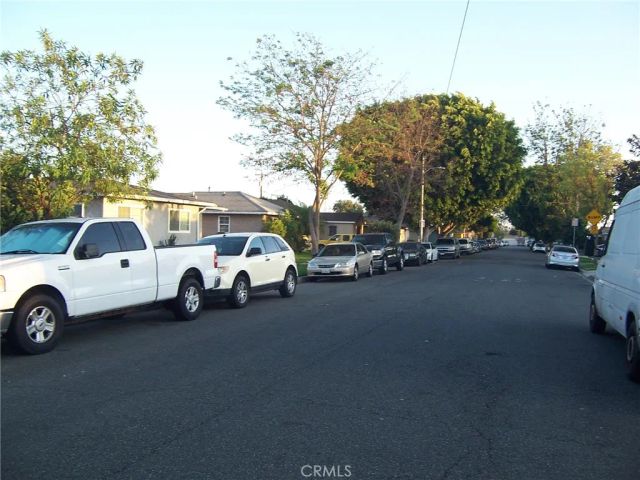 1023 S Castlegate, Compton, CA 90221