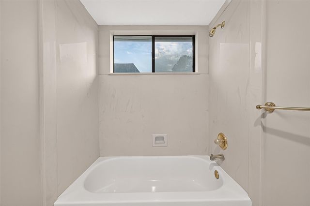 919 Ivy Parkway Drive, Houston, TX 77077