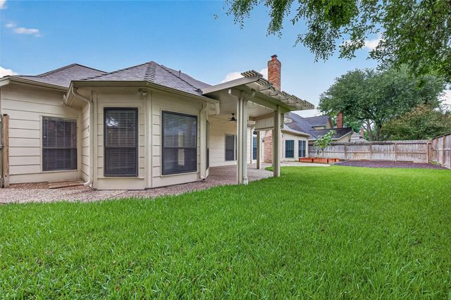 919 Ivy Parkway Drive, Houston, TX 77077
