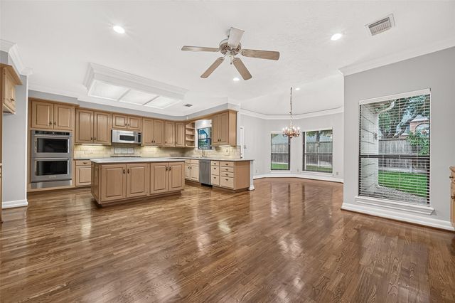 919 Ivy Parkway Drive, Houston, TX 77077