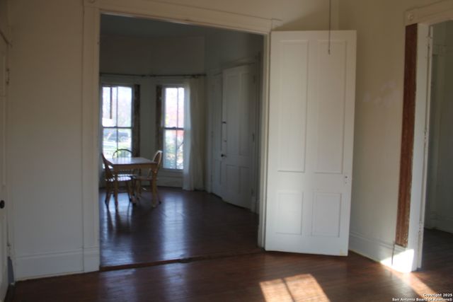 303 S Nueces, San Antonio, TX 78207