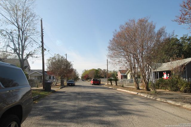 303 S Nueces, San Antonio, TX 78207