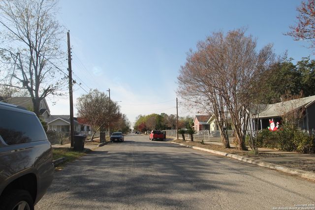 303 S Nueces, San Antonio, TX 78207