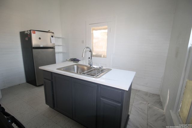 303 S Nueces, San Antonio, TX 78207