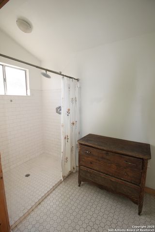 303 S Nueces, San Antonio, TX 78207