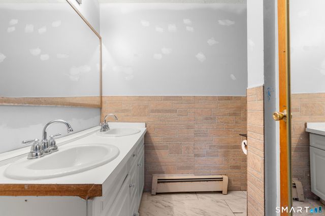 805 Woodin Street, Hamden, CT 06514