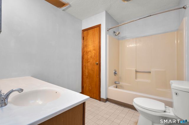 805 Woodin Street, Hamden, CT 06514