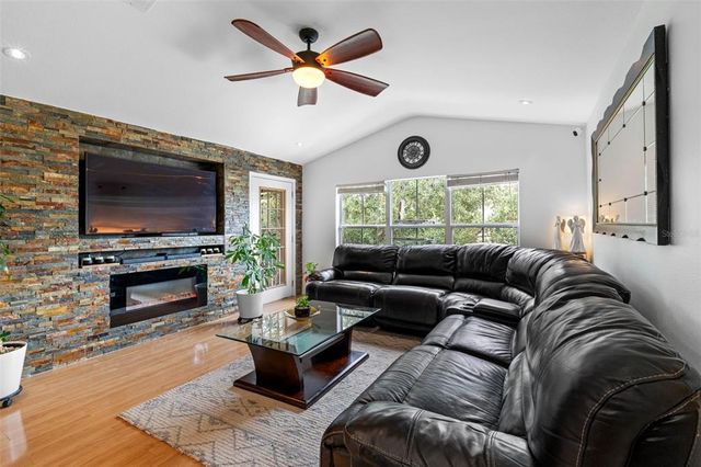18593 BRIDLE CLUB DRIVE, Tampa, FL 33647
