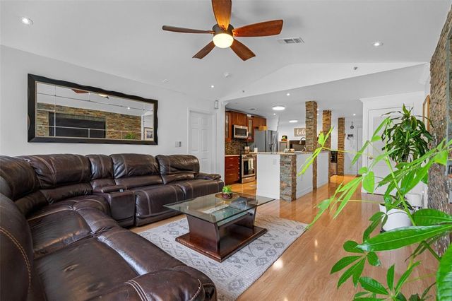 18593 BRIDLE CLUB DRIVE, Tampa, FL 33647