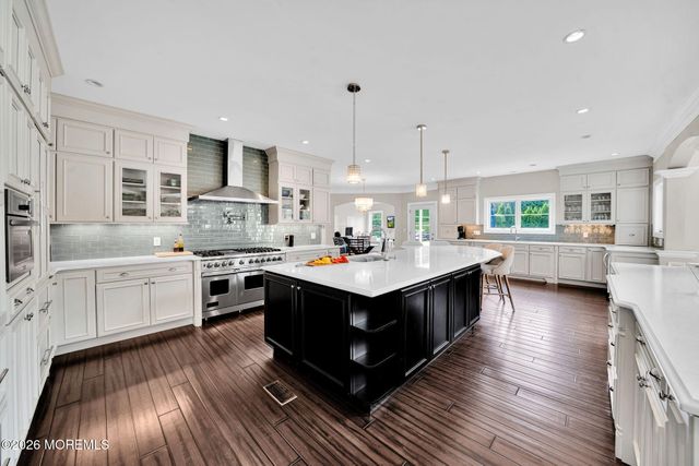 2 Hop Brook Lane, Holmdel, NJ 07733
