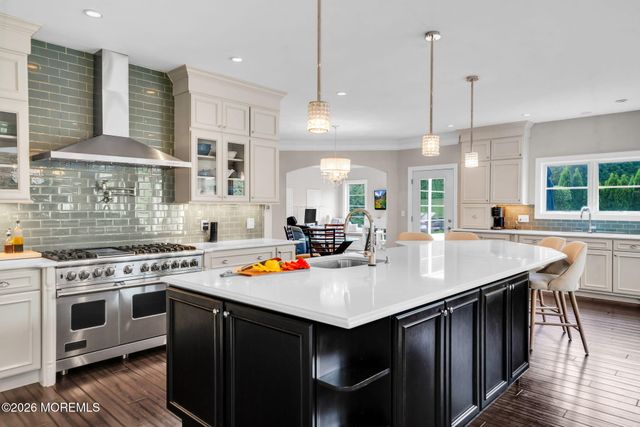 2 Hop Brook Lane, Holmdel, NJ 07733