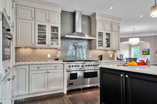 2 Hop Brook Lane, Holmdel, NJ 07733