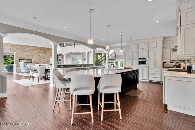2 Hop Brook Lane, Holmdel, NJ 07733