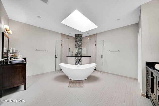2 Hop Brook Lane, Holmdel, NJ 07733