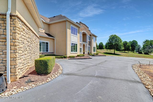 2 Hop Brook Lane, Holmdel, NJ 07733