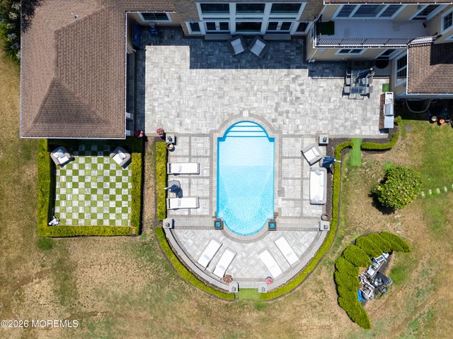 2 Hop Brook Lane, Holmdel, NJ 07733