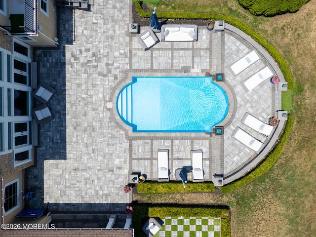 2 Hop Brook Lane, Holmdel, NJ 07733