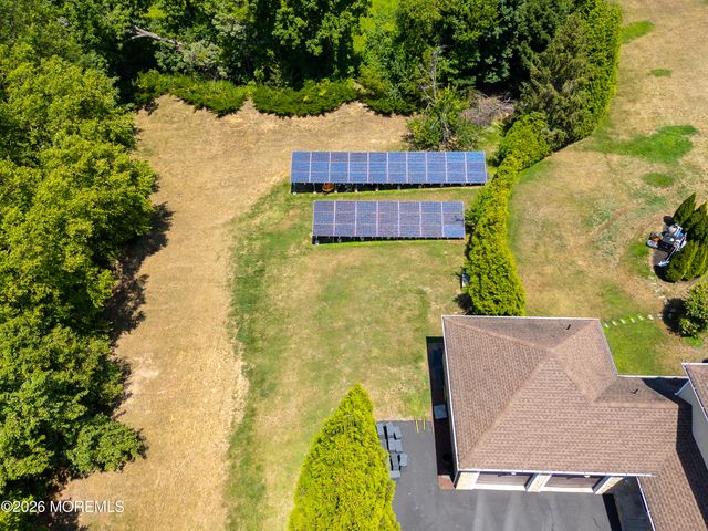 2 Hop Brook Lane, Holmdel, NJ 07733