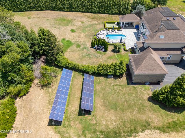 2 Hop Brook Lane, Holmdel, NJ 07733