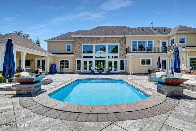 2 Hop Brook Lane, Holmdel, NJ 07733