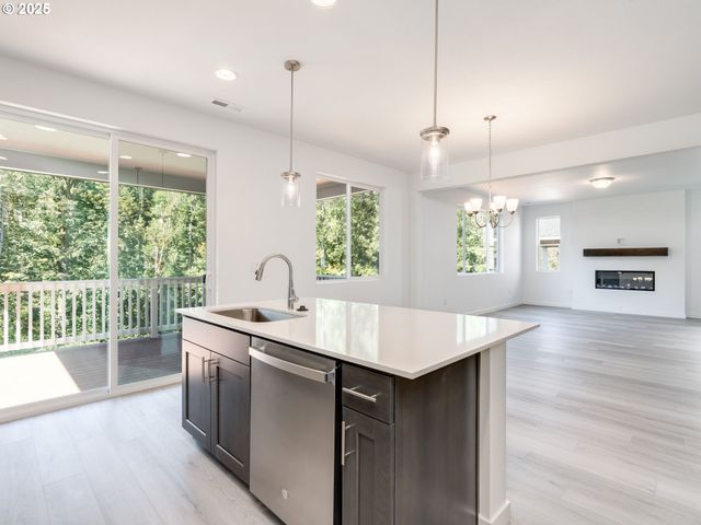 2031 Ne CURRIN CREEK Dr, Estacada, OR 97023