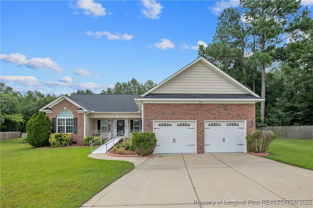 1733 Thunder Gulch Trail, Hope Mills, NC 28348