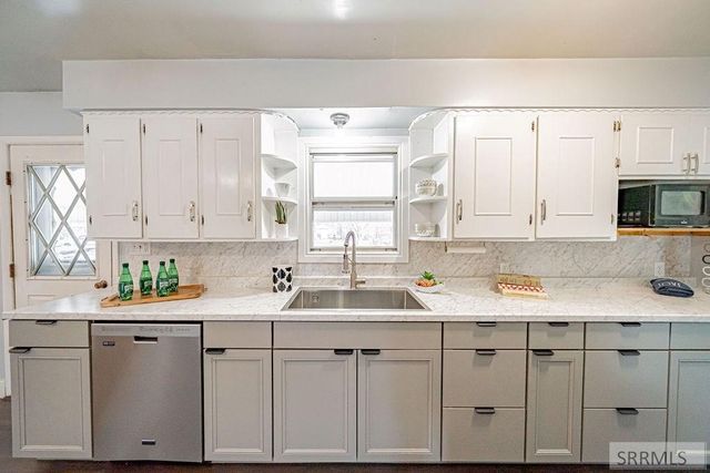 160 E 24th Street, Idaho Falls, ID 83404