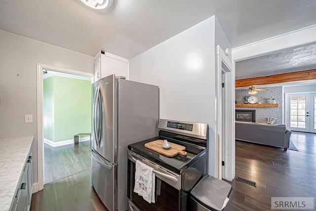 160 E 24th Street, Idaho Falls, ID 83404