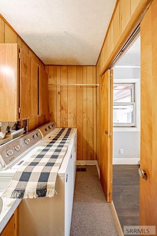 160 E 24th Street, Idaho Falls, ID 83404