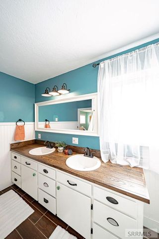 160 E 24th Street, Idaho Falls, ID 83404