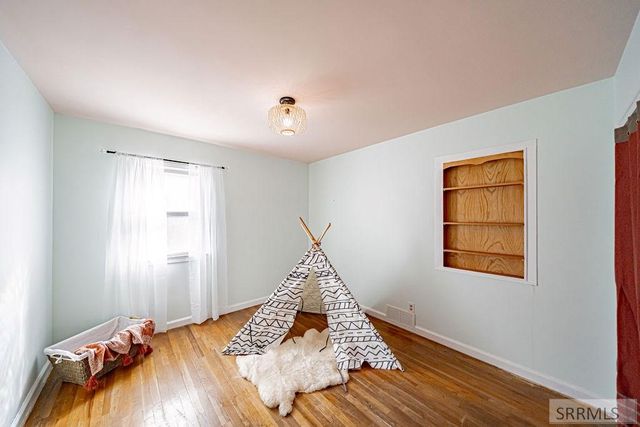 160 E 24th Street, Idaho Falls, ID 83404