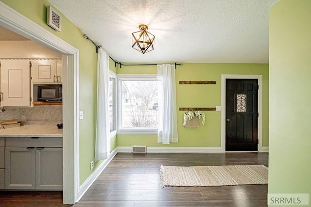 160 E 24th Street, Idaho Falls, ID 83404