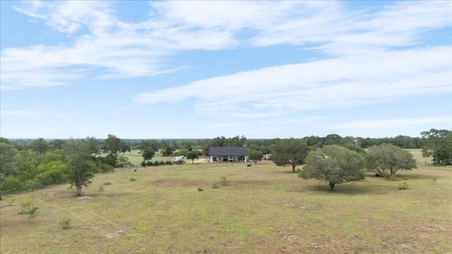 3389 Sparta Field RD, Waelder, TX 78959