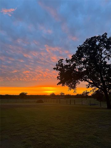 3389 Sparta Field RD, Waelder, TX 78959