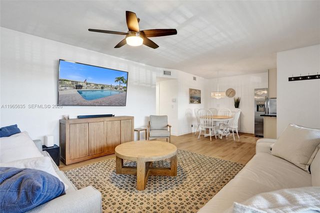 934 SE 9th Ave 17, Pompano Beach, FL 33060