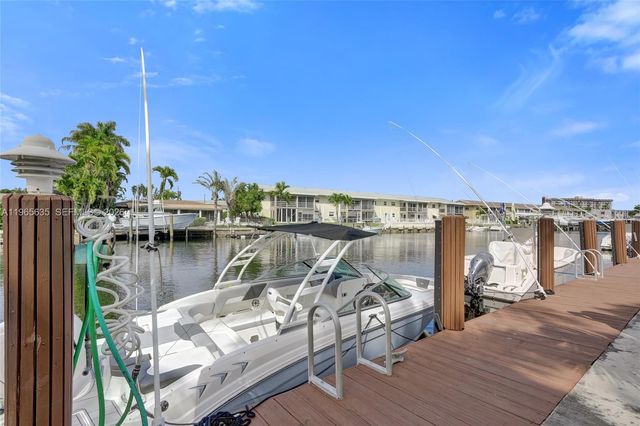 934 SE 9th Ave 17, Pompano Beach, FL 33060