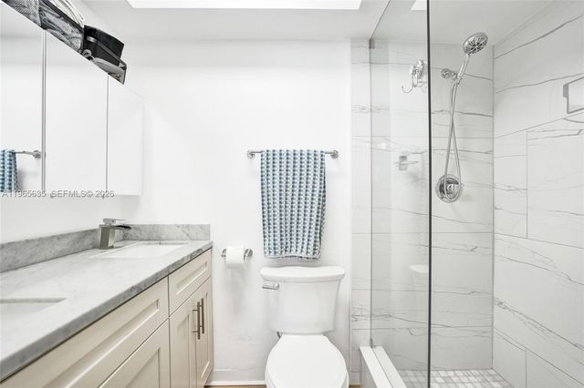 934 SE 9th Ave 17, Pompano Beach, FL 33060