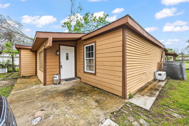 12910 Green River Drive, Houston, TX 77044