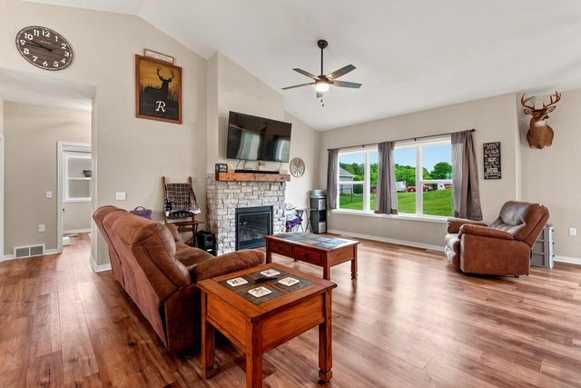 1074 Crystal LANE, Mayville, WI 53050